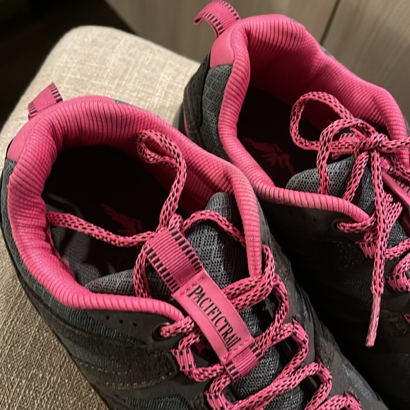 Pacific Trail Hiking Boots - Picture 4 of 6